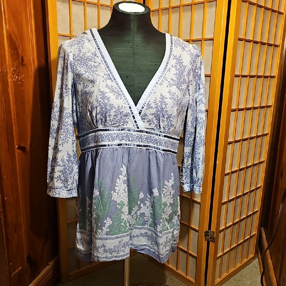 Williams Sonoma Blue and Gray Floral Blouse